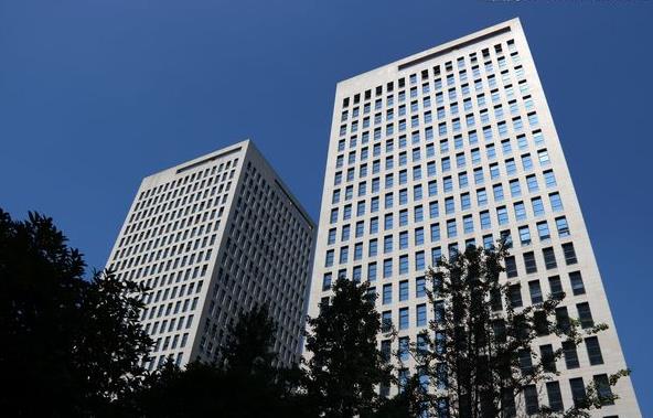高周轉催促資金快回籠 資金被動緊繃或使房企主動降價
